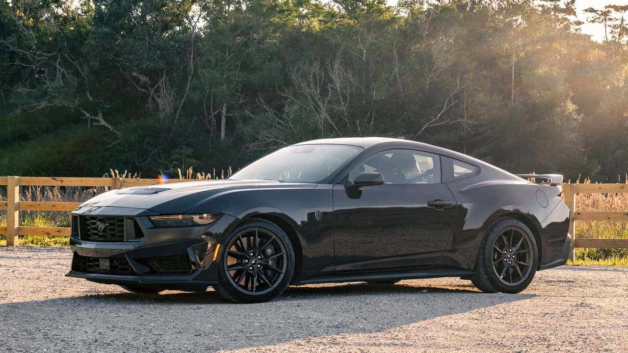 2024-ford-mustang-dark-horse-review (1)